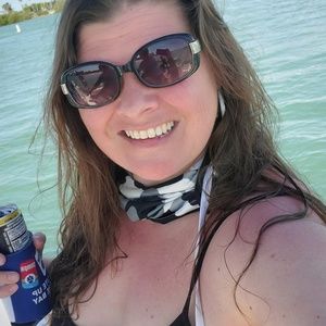 Meet your Posher, Lindsey